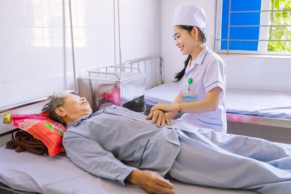 THỰC TRẠNG THỰC H&#192;NH CHĂM S&#211;C CHUY&#202;N NGHIỆP CỦA ĐIỀU DƯỠNG TẠI C&#193;C KHOA L&#194;M S&#192;NG BỆNH VIỆN ĐA KHOA H&#192; Đ&#212;NG NĂM 2023